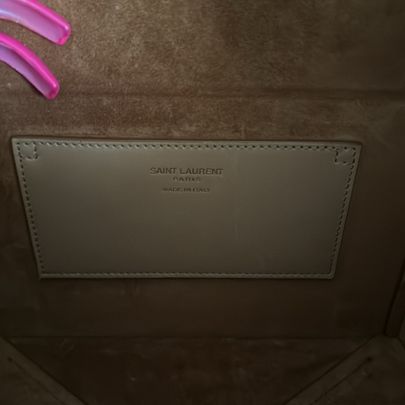 YVES SAINT LAURENT. - Sold - Picture 3 of 6